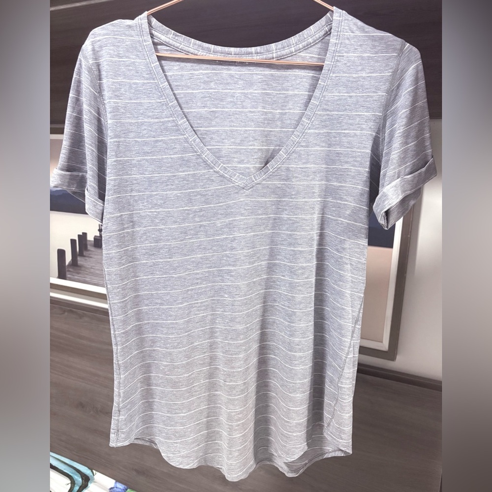 lululemon v-neck tee shirt grey white stripe size 8